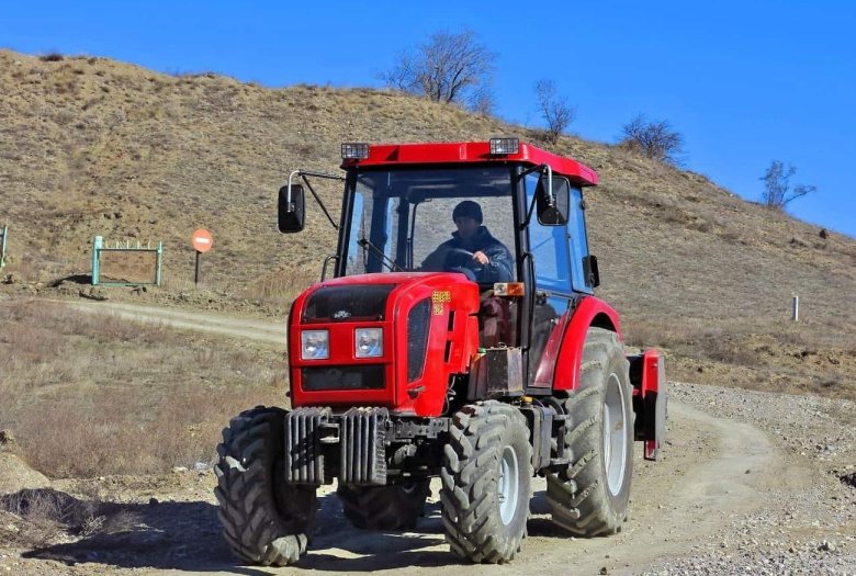 Трактор мтз 921