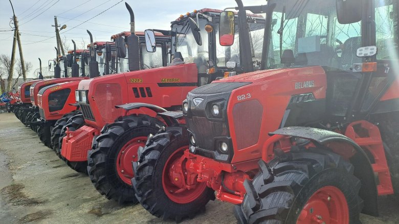Новый трактор беларус