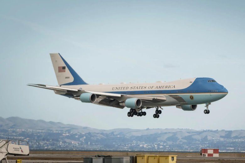 Боинг 747 президента сша