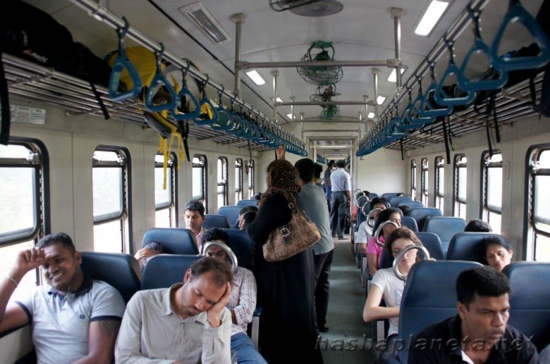 Туристический поезд сочи гагра сидячий вагон