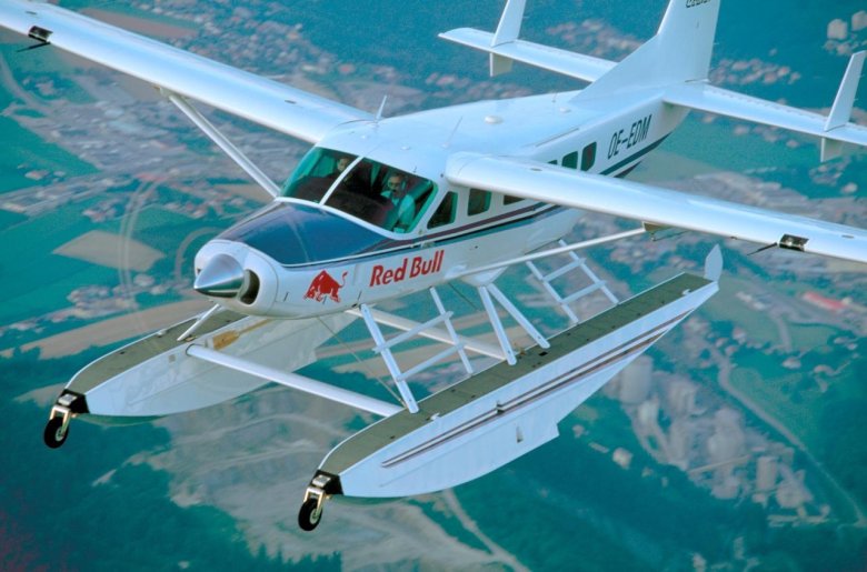 Cessna двухмоторный гидроплан