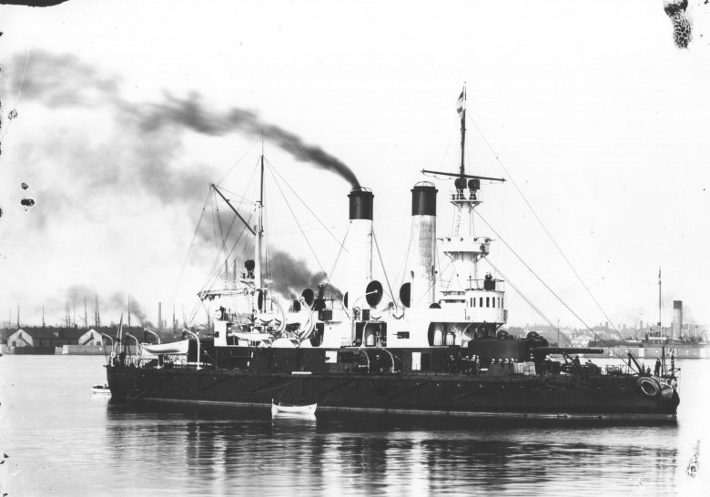 Эскадренный броненосец петропавловск