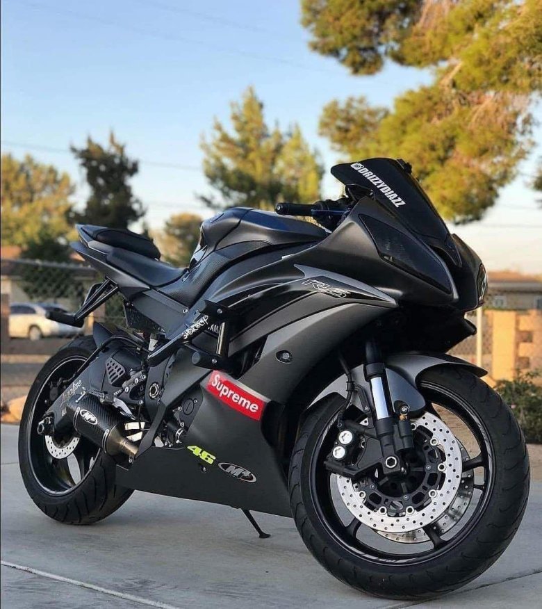 Спортивный мотоцикл ямаха