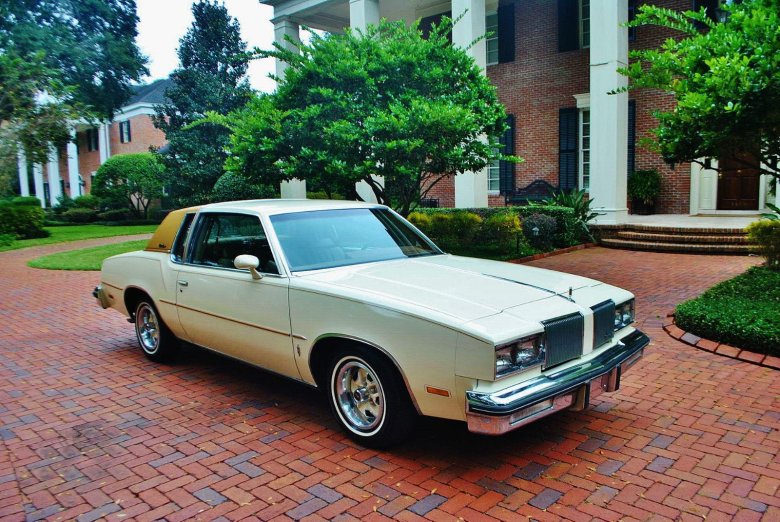 Oldsmobile cutlass supreme coupe