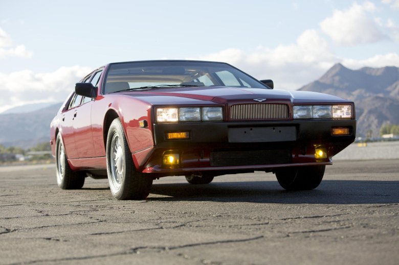 Aston martin lagonda