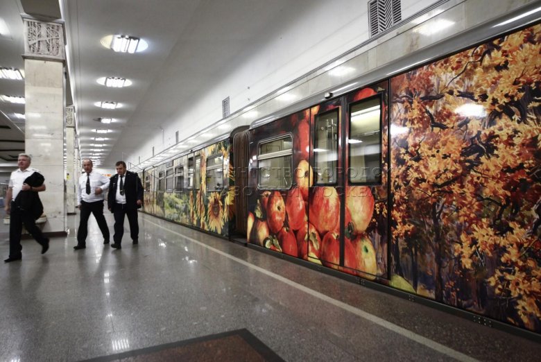 «акварель» - именной поезд московского метрополитена