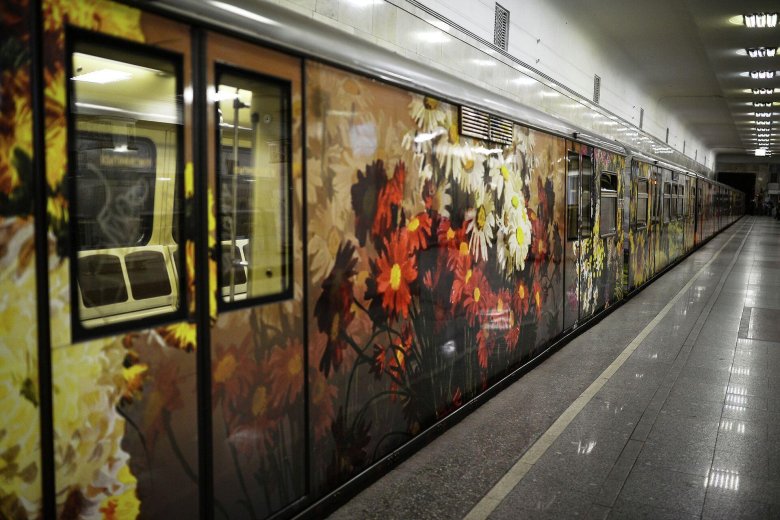 «акварель» - именной поезд московского метрополитена
