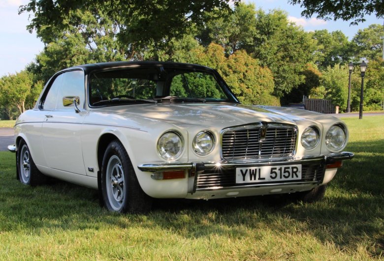 Jaguar xj12 coupe