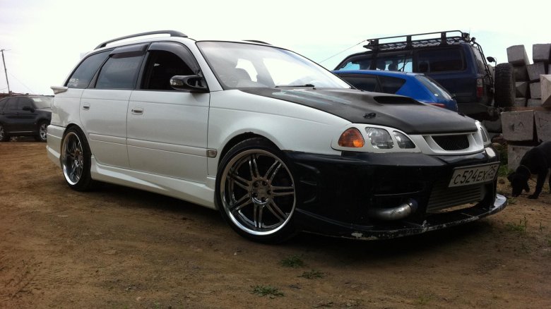 Toyota caldina st215