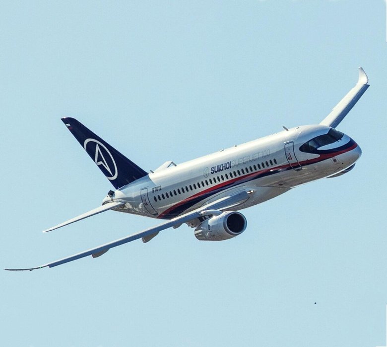 Самолет sukhoi superjet 100