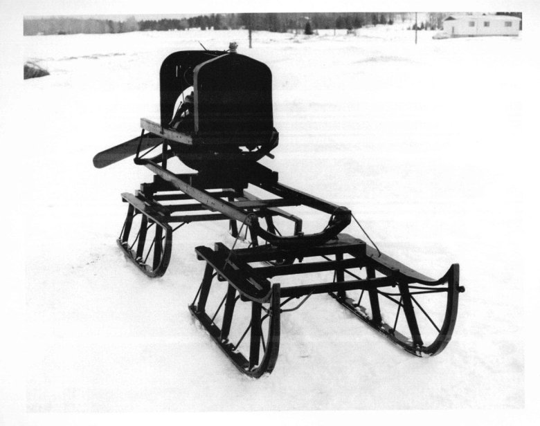 Первый снегоход бомбардье