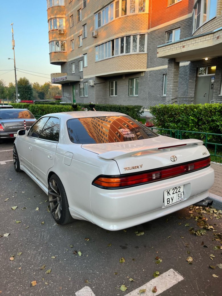 Toyota mark 2 90 tourer v