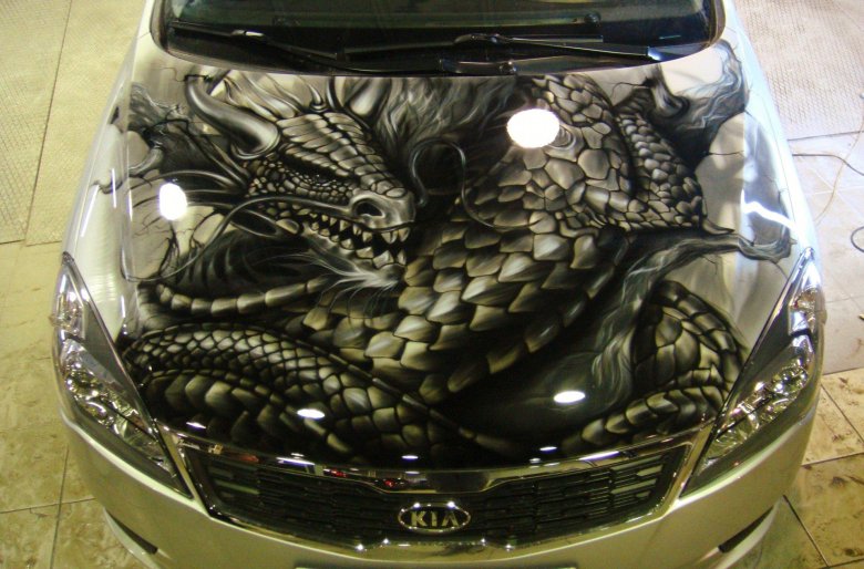 Аэрография на капот автомобиля