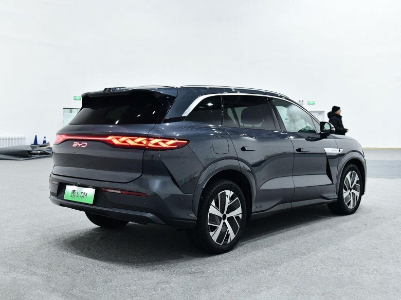 Кроссовер byd