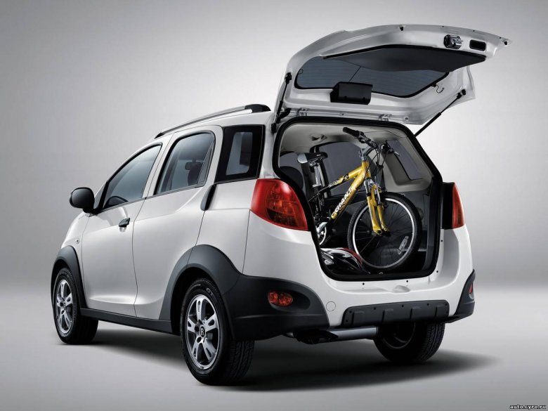 Машина чери индис