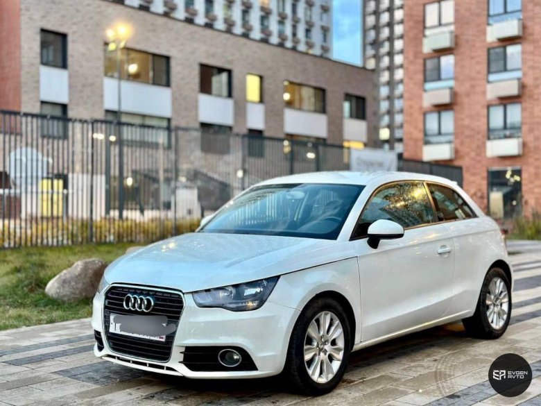 Автомобиль audi