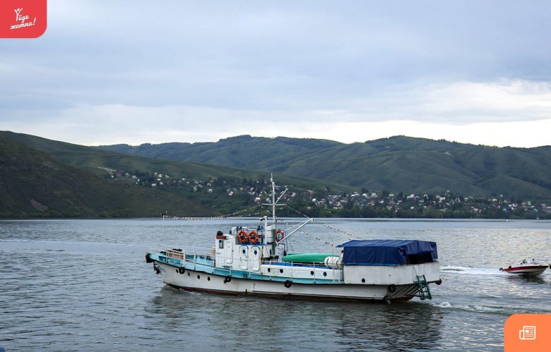 Бухтарминское водохранилище теплоход