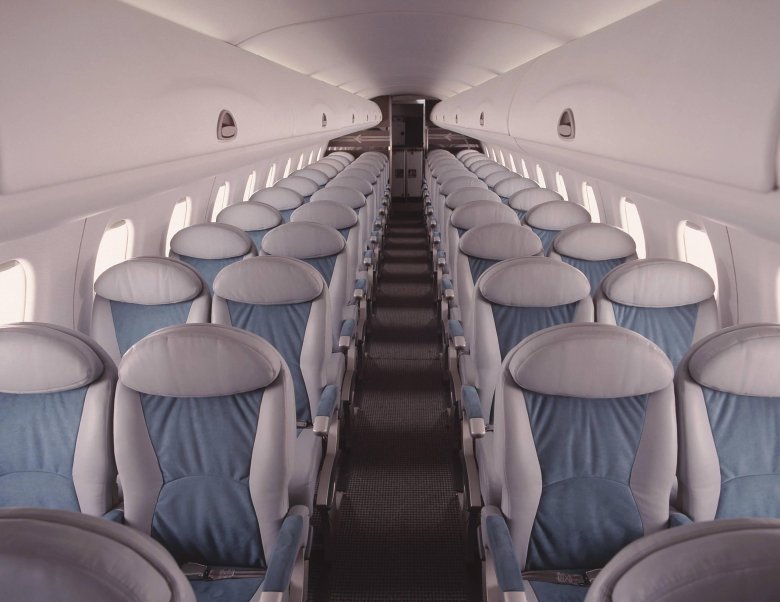 Самолет embraer rj170