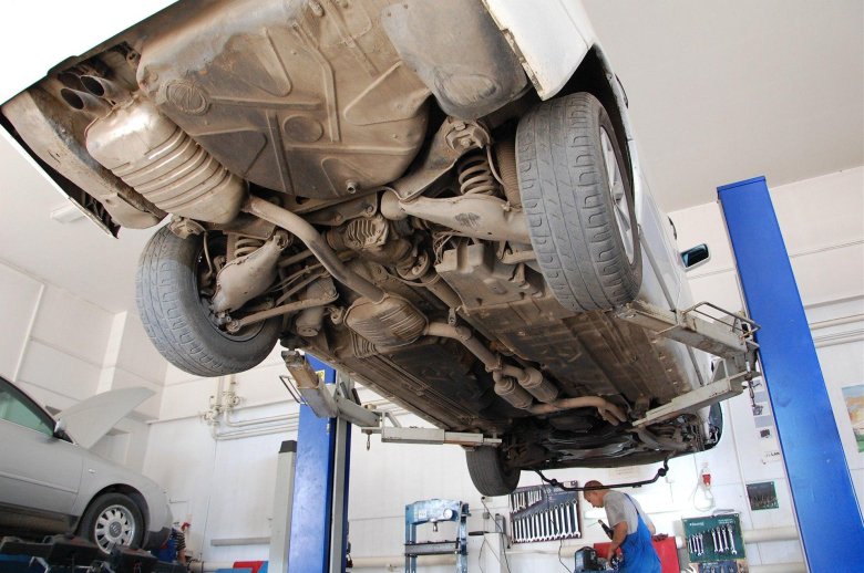 Mercedes benz w210 днище