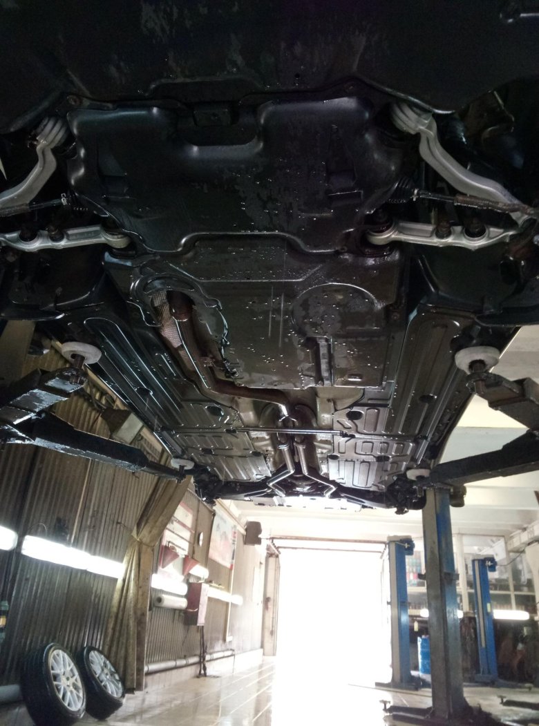 Антикоррозийная обработка днища автомобиля