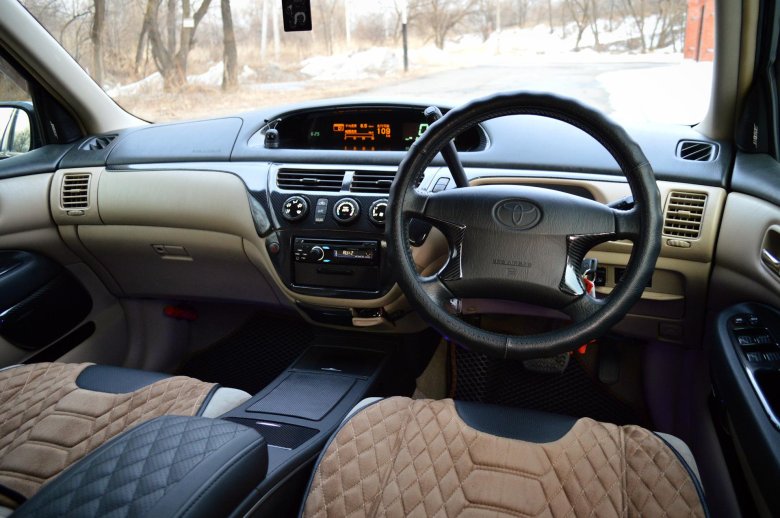Toyota nadia 1999 салон