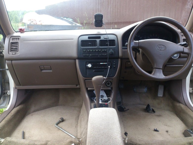 Тойота королла 110 кузов салон