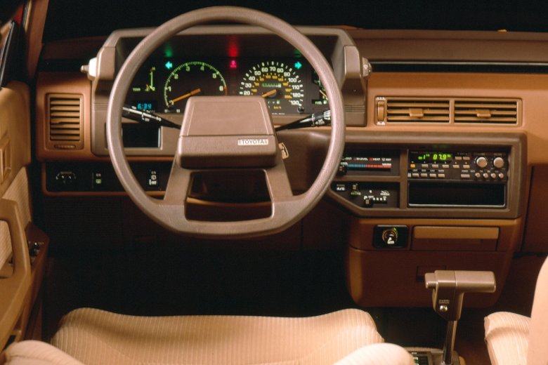 Toyota camry v10 1982