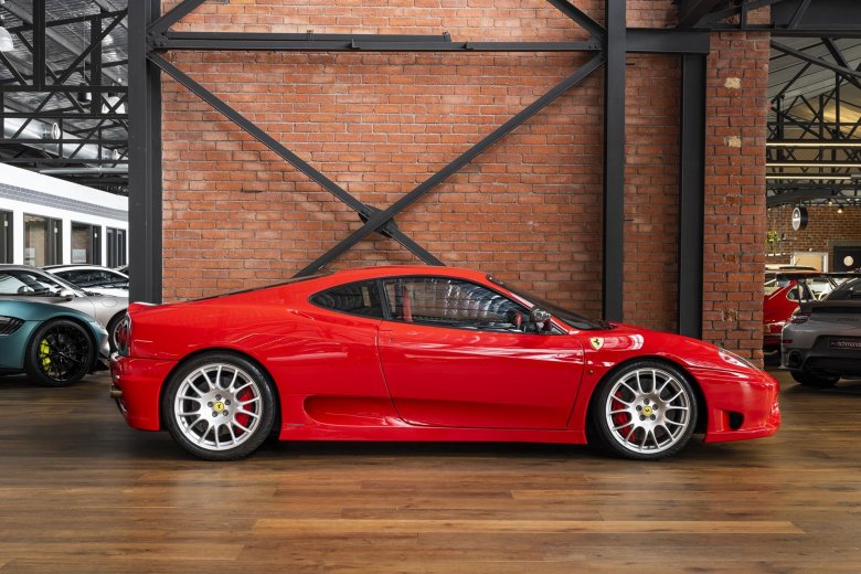 Феррари россо