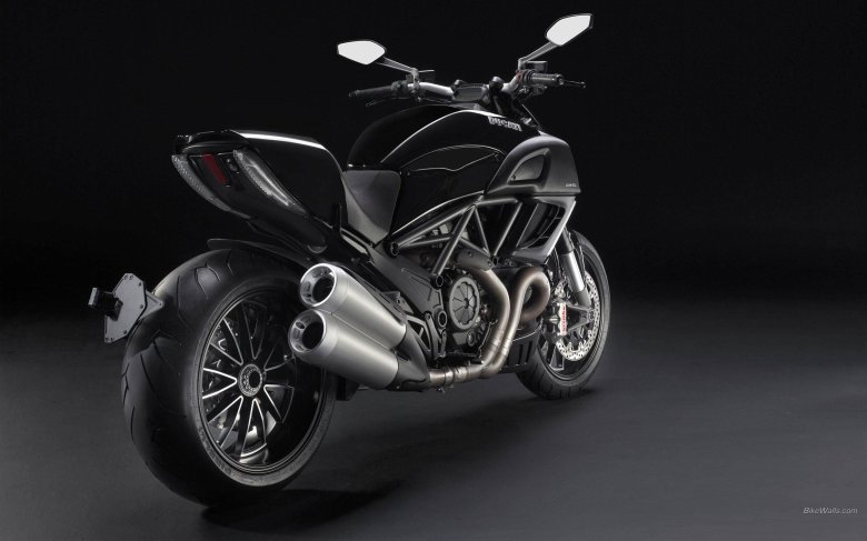 Ducati diavel black