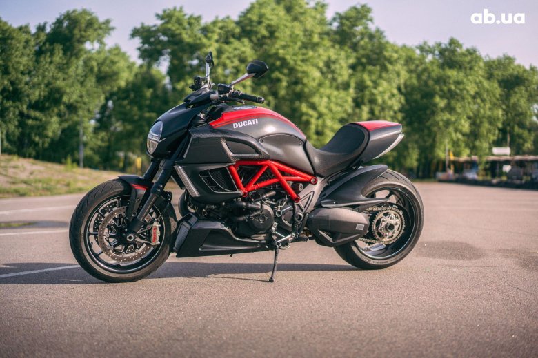 Ducati diavel carbon 2011