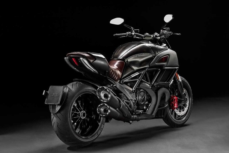 Ducati diavel carbon