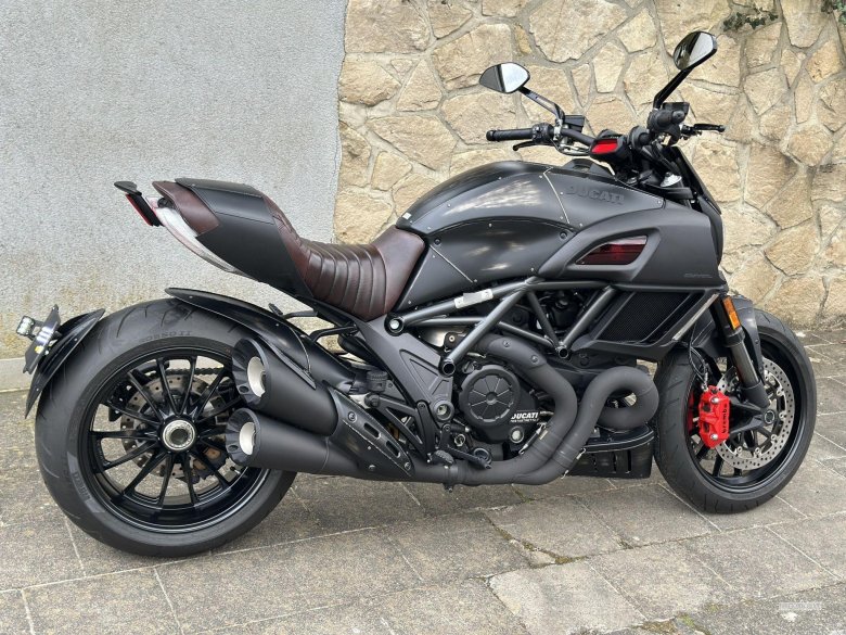 Мотоцикл ducati diavel