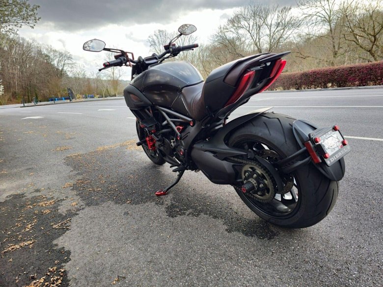 Ducati diavel carbon