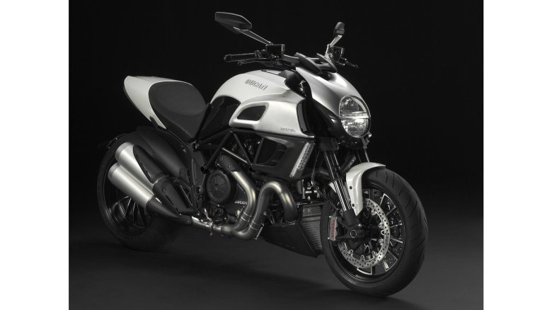 Мотоцикл ducati diavel