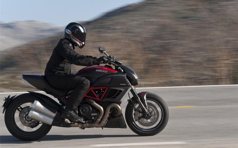 Ducati diavel carbon 2015