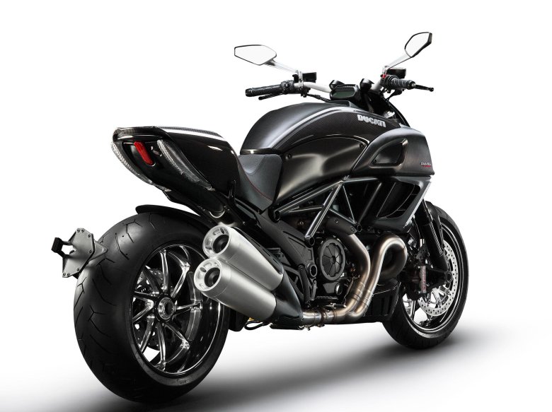 Ducati diavel carbon 2011