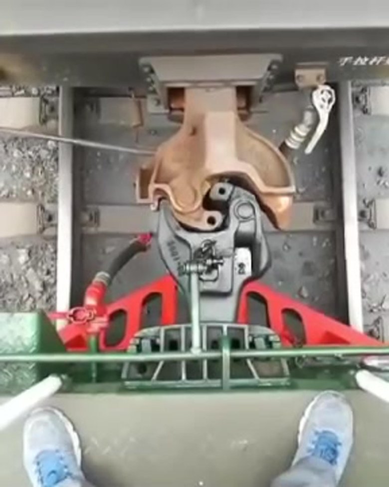 Автосцепка вагона