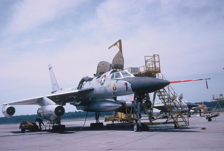 Истребитель военные самолеты