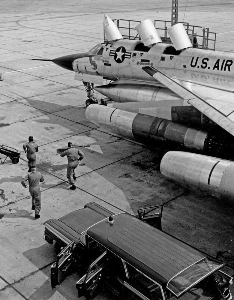 Военные самолет