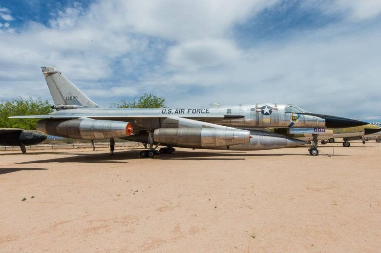 Бомбардировщик м 4