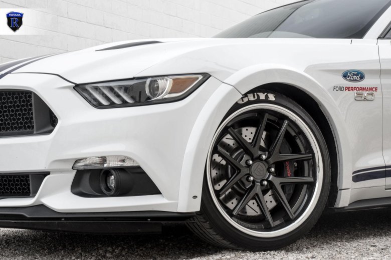 Форд мустанг белый