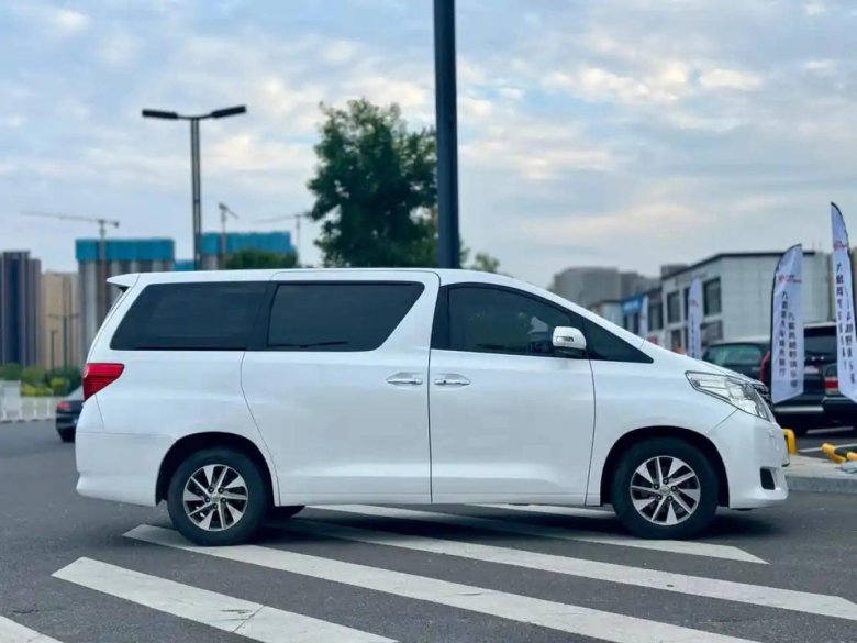 Тойота альфард минивэн 2 поколение