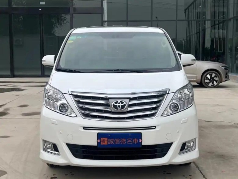 Тойота альфард 2014г