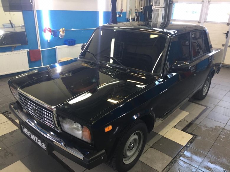 Черная ваз 2107