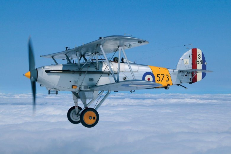 Самолет hawker fury