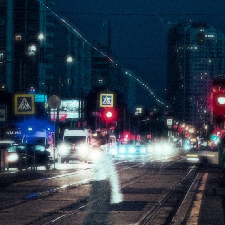 Фара и город ночь