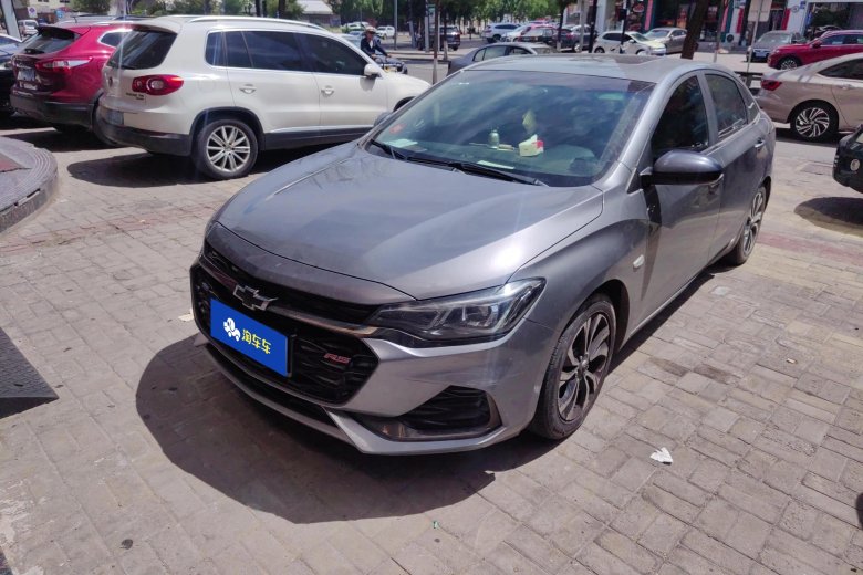 Серый шевроле