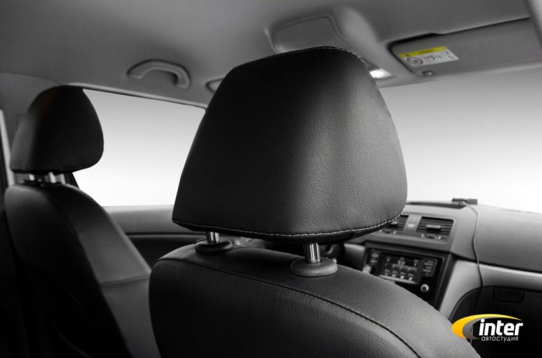 Шкода рапид подголовник