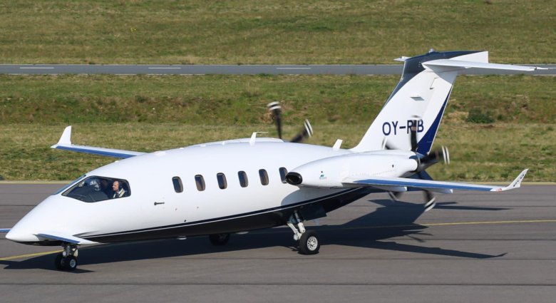 Самолет piaggio p180 avanti ii