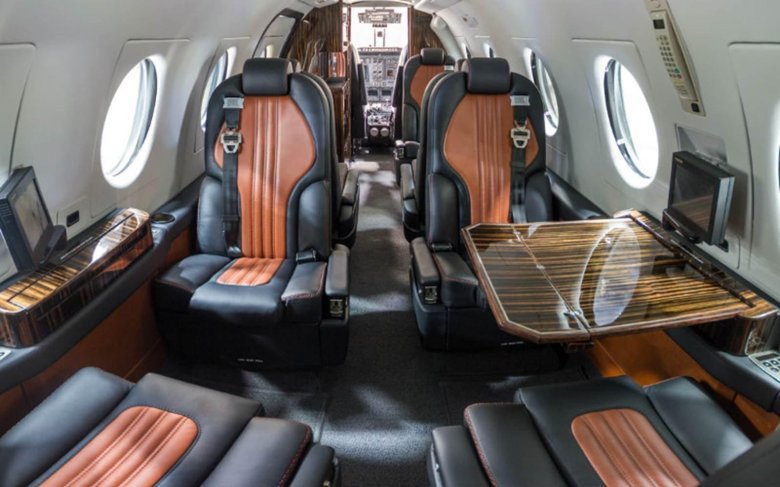 Embraer phenom 300 салон